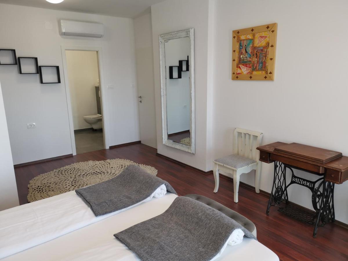 Villa Diamond Zrnovnica Bagian luar foto